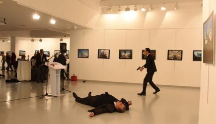 СМИ: В Анкаре арестовали организатора выставки, на которой убили посла РФ