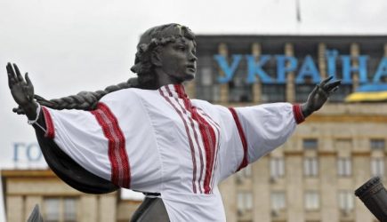 Известную поэтессу высмеяли за обвинение России в краже украинской культуры