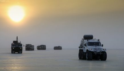 «Встретим британцев во всеоружии»: эксперт рассказал, как Шойгу защищает Арктику от претензий Лондона