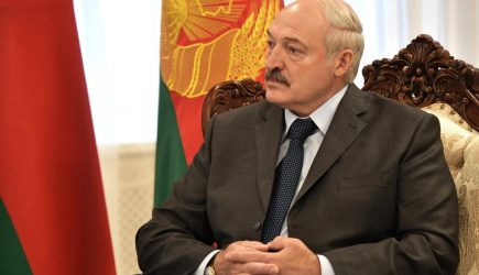 Лукашенко пригрозил США ответом на размещение ракет в Европе