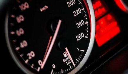 Почему нельзя превышать скорость даже на «нештрафуемые» 20 км/ч