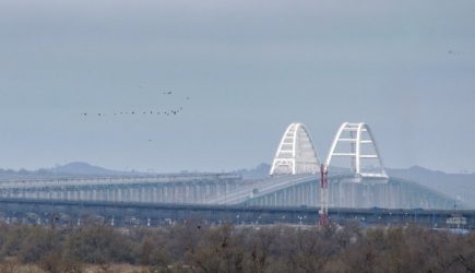 Вооруженные украинцы устроили провокацию у Крымского моста