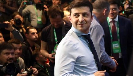 Первый день после победы: Зеленский анонсировал громкие отставки и новые законы