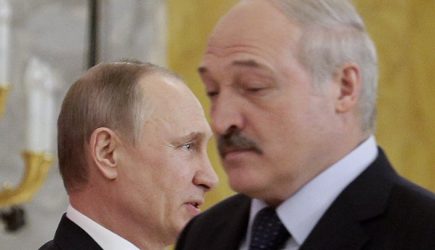 Месть за яблоки: Лукашенко вступил в торговую войну с Россией
