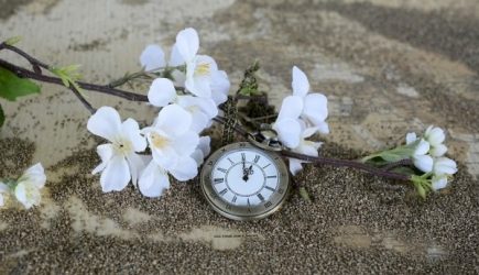 Психологи рассказали, почему люди любят ностальгировать