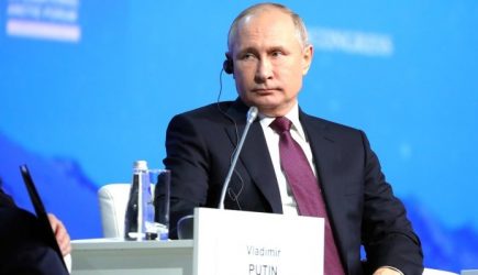 Путин рассказал, когда России будет «плевать на все санкции»