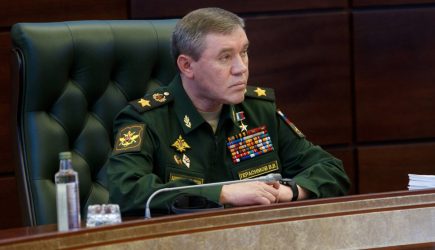 Россия призвала НАТО снизить напряженность у своих границ и выставила ответный кордон