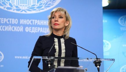 Захарова объяснила возмущение Порошенко указом о паспортах для жителей ЛНР и ДНР