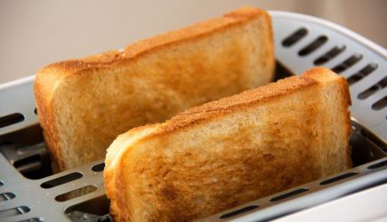 Медленный яд: хлеб вызывает опасную болезнь