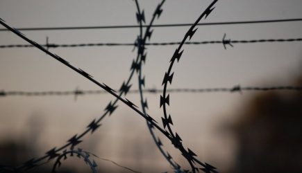 Осужденные за участие в ИГ устроили бунт в тюрьме в Таджикистане, десятки жертв