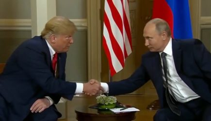 Трамп неожиданно попросил о встрече с Путиным