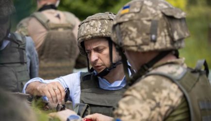 &#171;Вова, одумайся!&#187;: Зеленский разгневал украинцев поездкой в Донбасс