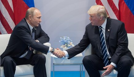 ИноСМИ: Трамп думает, что может перехитрить Путина