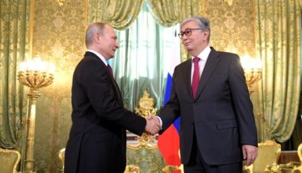 Глава Казахстана раскрыл историю знакомства с Путиным