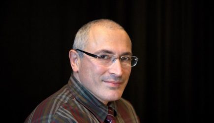 Путин собрался драться с женщиной: СМИ Ходорковского поймали на лжи