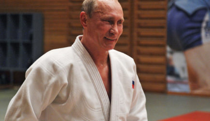 Путин захотел сразиться на татами с журналисткой Bloomberg
