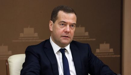 Медведев запретил повышать цены на ЖКХ выше инфляции