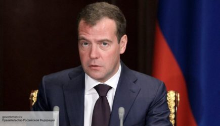 Медведев одобрил постановление о запрете повышения цен на ЖКХ выше инфляции