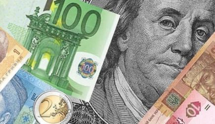 Национальная валюта Грузии рухнула после прекращения авиасообщения с Россией