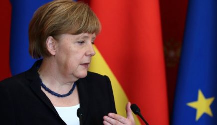 Известный врач назвал возможные причины нового приступа дрожи у Меркель