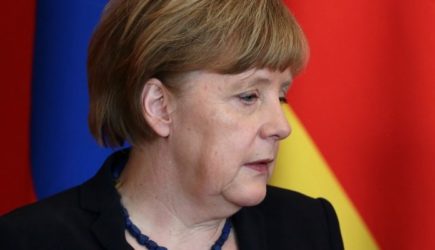 Меркель не задрожала при встрече с Путиным