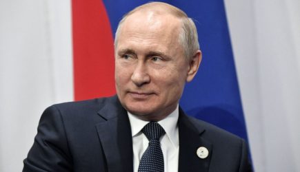 «Я и не пошел бы с вами»: Путин ответил журналистке из США