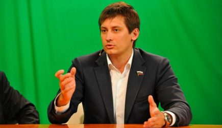 &#171;Распускал руки&#187;: журналисты возмущены поведением оппозиционера Гудкова