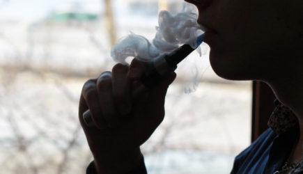 Электронная сигарета взорвалась во рту у россиянина в момент затяжки