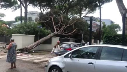 Ураган застал российских туристов в Италии