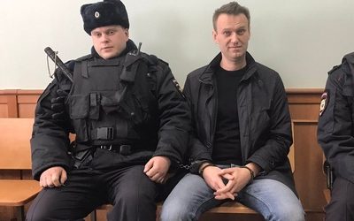 Как Навальный использует ситуацию с задержанием себе на пользу