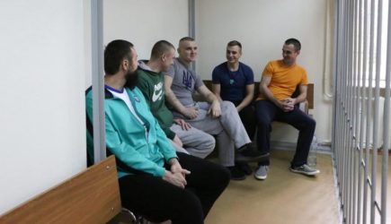 Украинских моряков отпустят по просьбе Киева