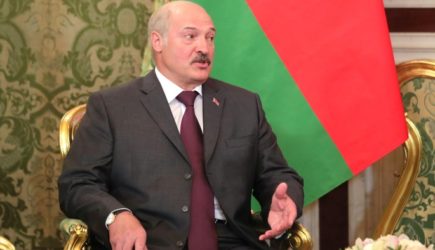 Спасшийся от мятежников Лукашенко срочно обратился к Путину