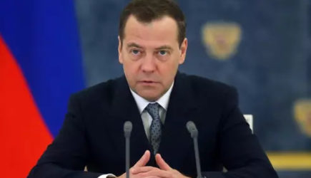 «Освободить от должности»: Медведев меняет окружение