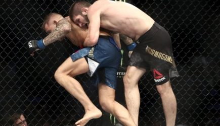 Нурмагомедову удалось победить Пуарье в титульном бою UFC