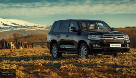 Более дешевый аналог Toyota Land Cruiser 200 уже находится у дилеров