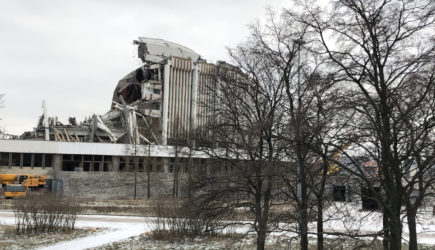 Под завалами обрушившегося СКК &laquo;Петербургский&raquo; нашли тело