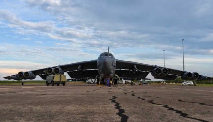 СМИ: B-52 безнаказанно уничтожат российские базы в Арктике