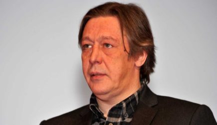 &#171;Крыла матом&#187;: любовница водителя прилюдно набросилась на Ефремова