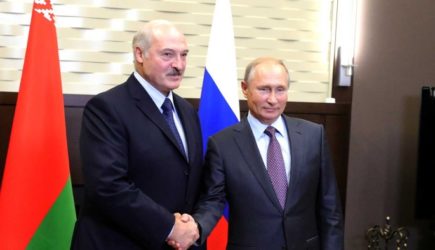 Путин быстро уберет Лукашенко, когда тот подпишет документы об интеграции – политолог