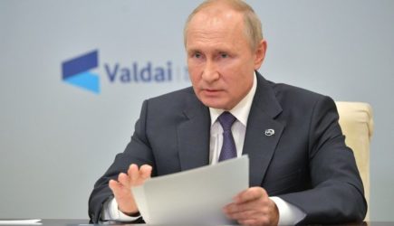 Путин пообещал вакцину от коронавируса всем странам