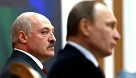 Экономист: Лукашенко не признается, что Путин накричал на него