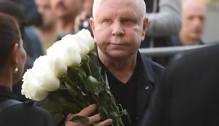 Тяжелобольной Борис Моисеев покидает Россию