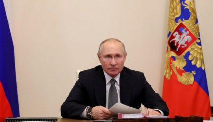 «В чём фокус?»: Путин устроил министру науки «экзамен», обсуждая зарплаты учёных