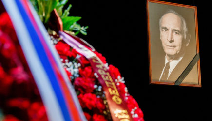&#171;Все в шоке и недоумении&#187;: Вечер памяти Ланового обернулся скандалом и обвинениями в мести