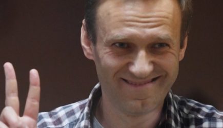 Навальный* умер