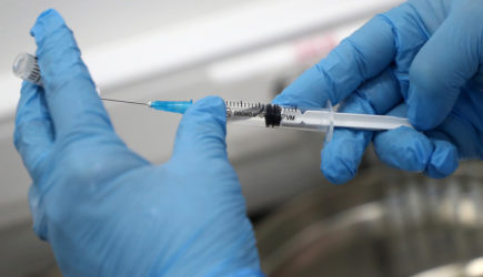 В Узбекистане началась массовая вакцинация от коронавируса