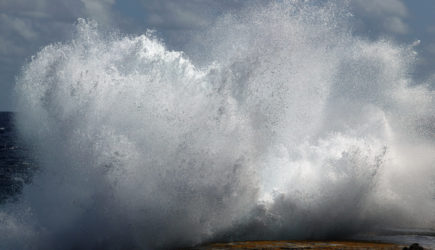 Смыть США мощным цунами: Есть два реальных русских проекта
