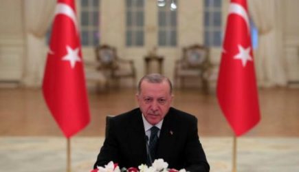 «Просто возмутительно»: Турция грозится ответить США, лира вновь рухнула
