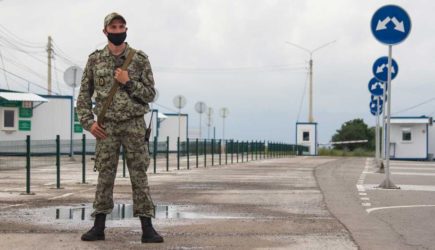 Всем в Россию: Зеленский нашел способ решить конфликт в Донбассе