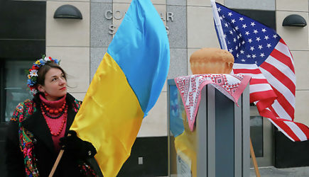 Украинский экономист: курс на вступление в НАТО может развалить страну